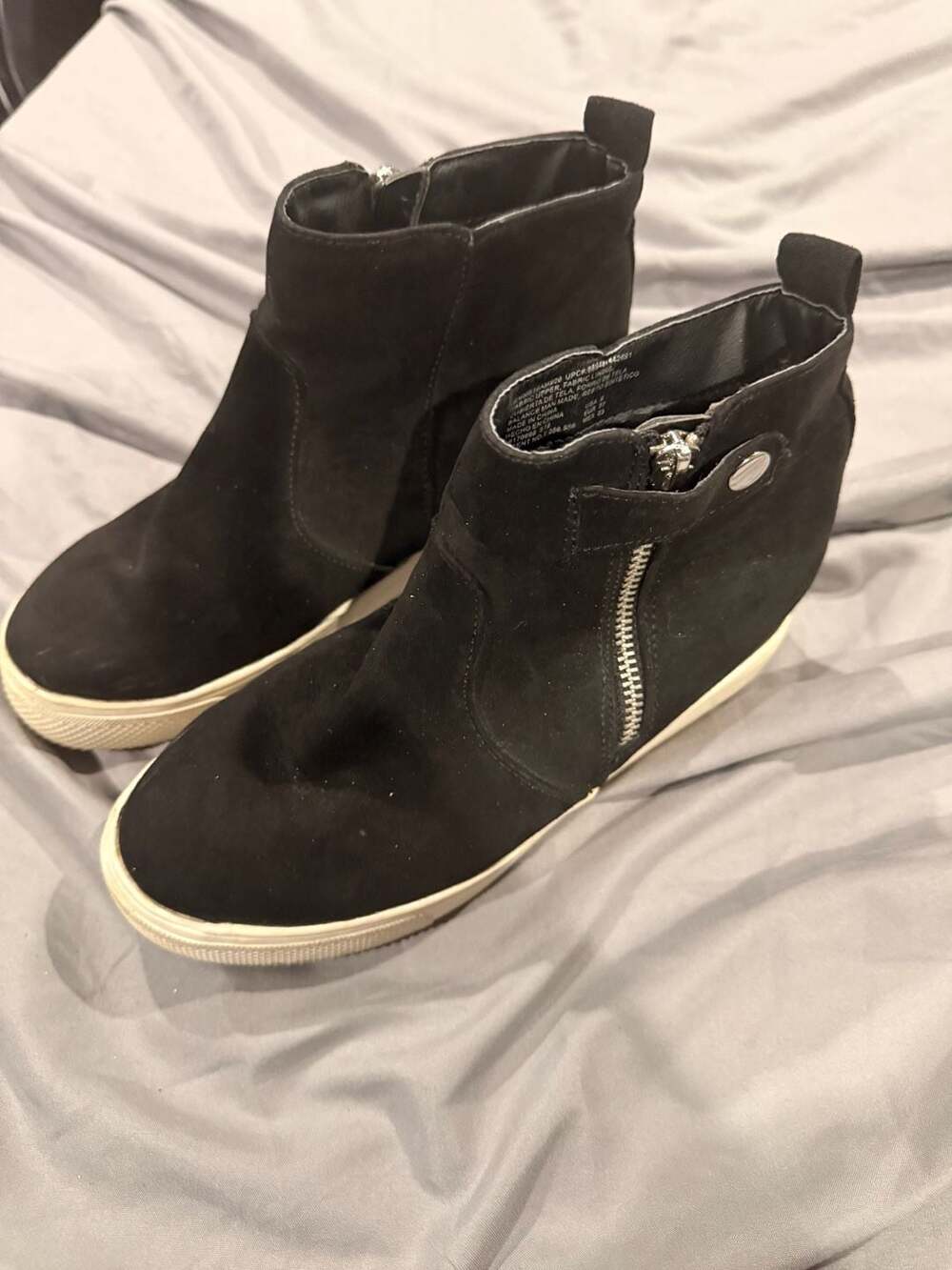Big Buddha Black Wedge Sneaker Booties Size 6 Faux Suede Side Zip